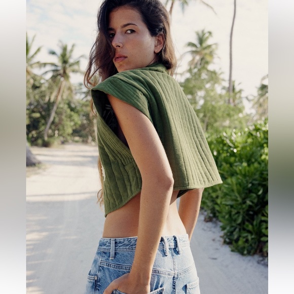 Last 🔥🔥Zara embroidered quilted vest - Picture 2 of 9